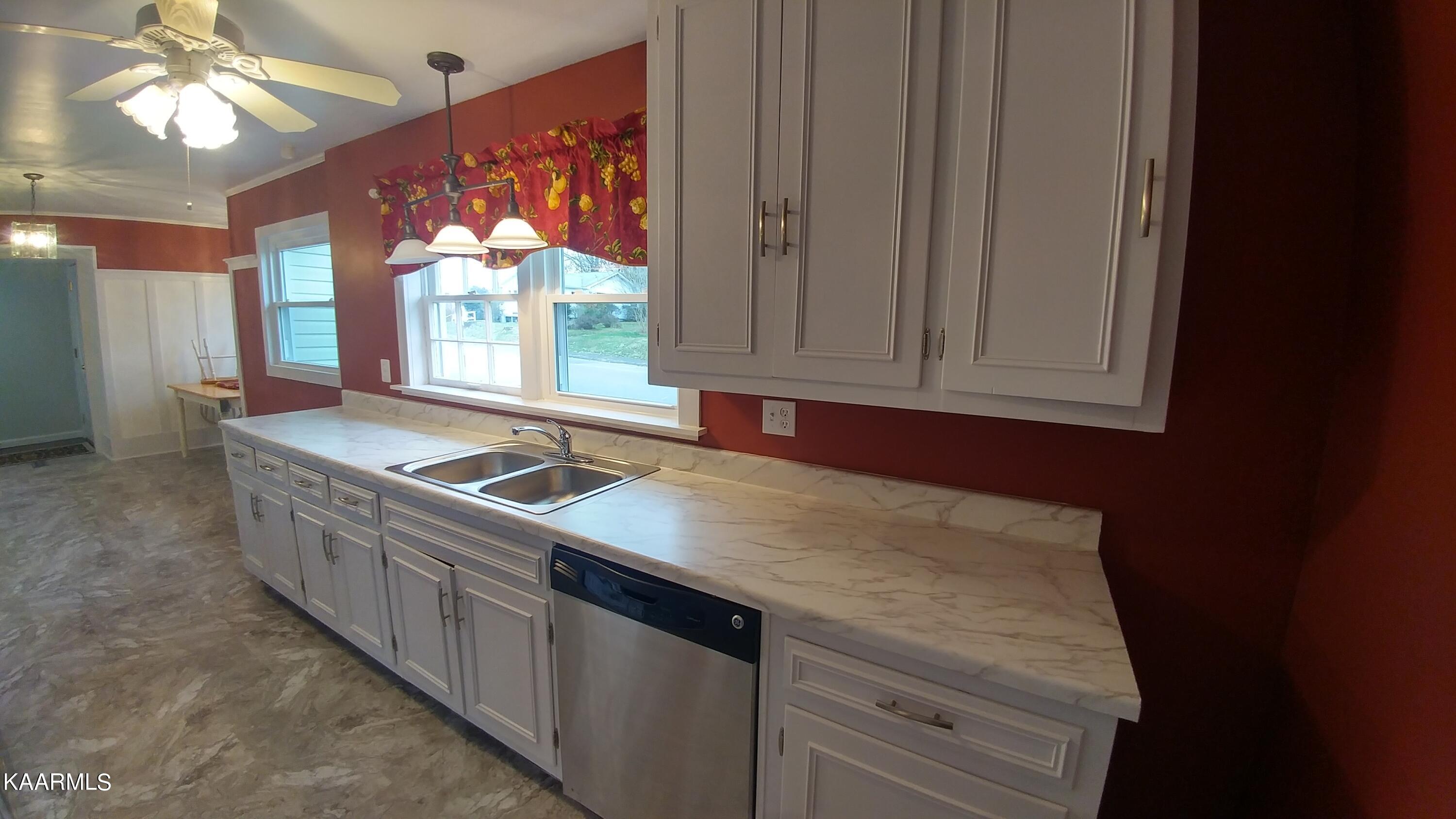 203 West Fairview Road Oak Ridge, TN 37830 - Photo 5 of 30 0105221114a_HDR