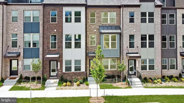 $2,975 | 13744 Cobble Loop, Woodbridge, VA 22193