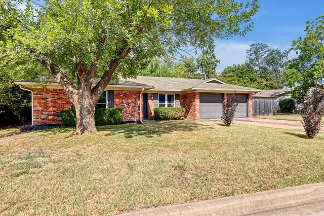 $2,550 | 7402 Bucknell Drive, Austin, TX 78723