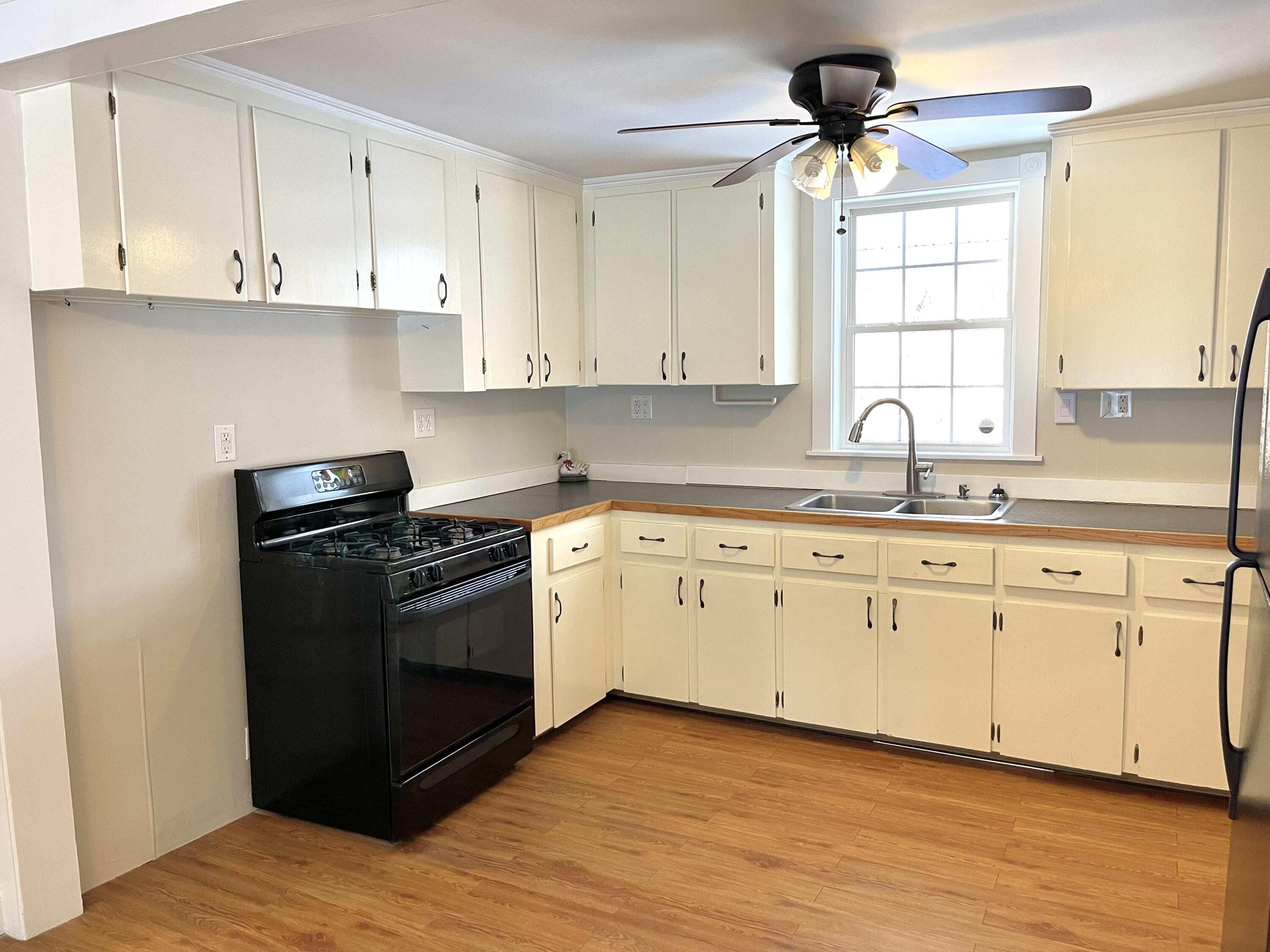 1600 Pownal Road Auburn, ME 04210 - Photo 12 of 36 IMG_6708