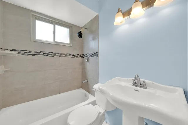 $284,900 | 8053 South Kenton Avenue, Chicago, IL 60652