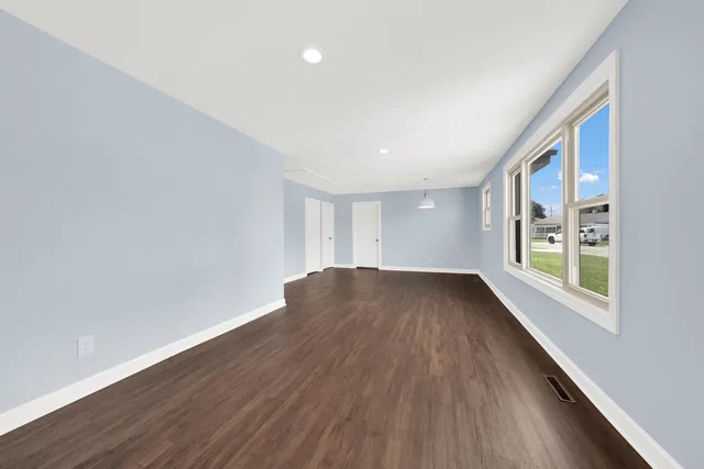 $284,900 | 8053 South Kenton Avenue, Chicago, IL 60652