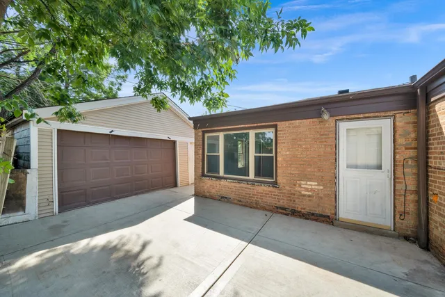 $284,900 | 8053 South Kenton Avenue, Chicago, IL 60652