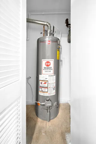 $284,900 | 8053 South Kenton Avenue, Chicago, IL 60652