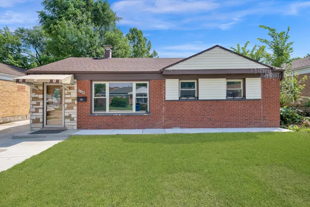 $284,900 | 8053 South Kenton Avenue, Chicago, IL 60652