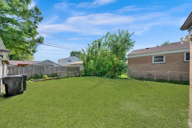 $284,900 | 8053 South Kenton Avenue, Chicago, IL 60652