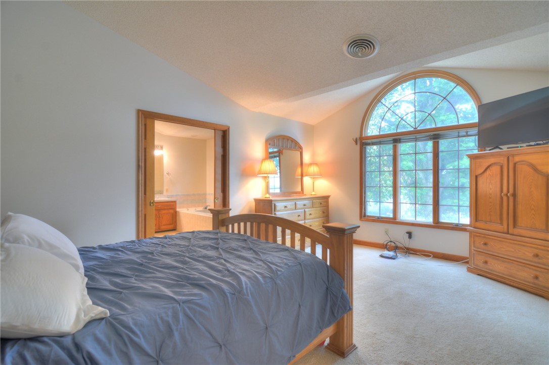 1160 Meadowview Drive Decatur, IL 62526 - Photo 25 of 46 Primary bedroom
