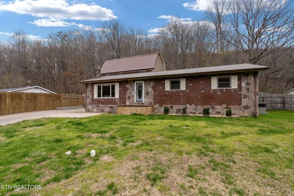 $399,000 | 138 Colwyn Street, Cumberland Gap, TN 37724