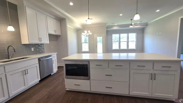 $1,100 | 7616 Whitetip Avenue, Baton Rouge, LA 70810