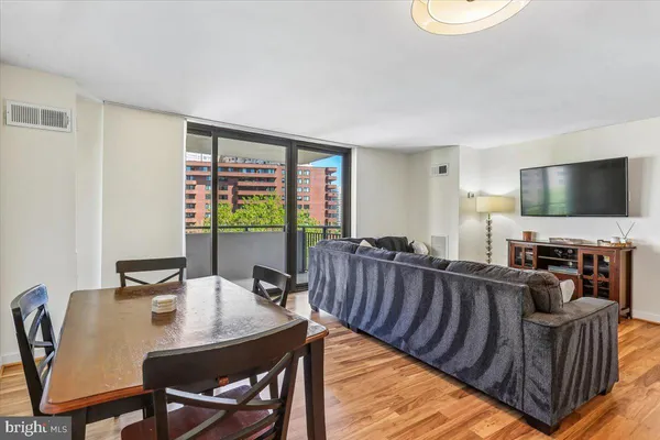 $318,000 | 4620 North Park Avenue, Unit 903E, Chevy Chase, MD 20815