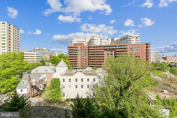 $318,000 | 4620 North Park Avenue, Unit 903E, Chevy Chase, MD 20815