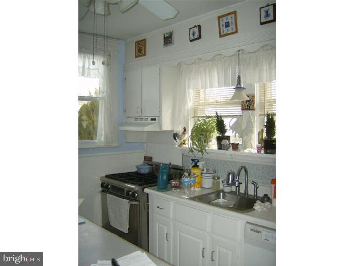 413 Cleveland Avenue Riverside, NJ 08075 - Photo 16 of 25 Kitchen