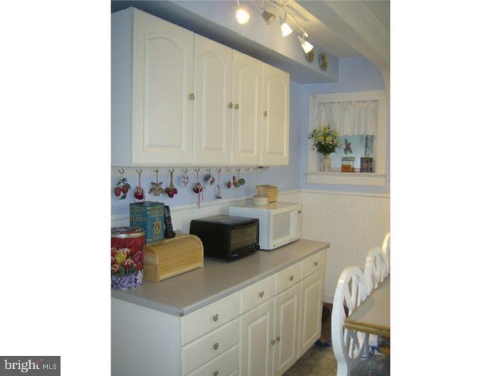 413 Cleveland Avenue Riverside, NJ 08075 - Photo 17 of 25 Kitchen