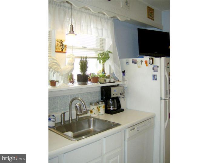 413 Cleveland Avenue Riverside, NJ 08075 - Photo 20 of 25 Kitchen