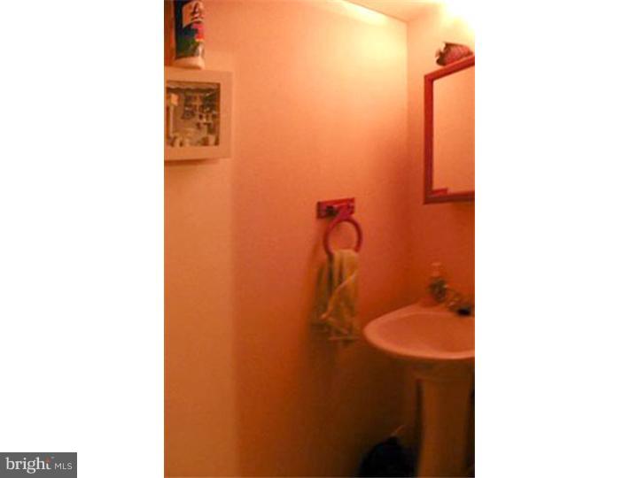 413 Cleveland Avenue Riverside, NJ 08075 - Photo 23 of 25 Bathroom