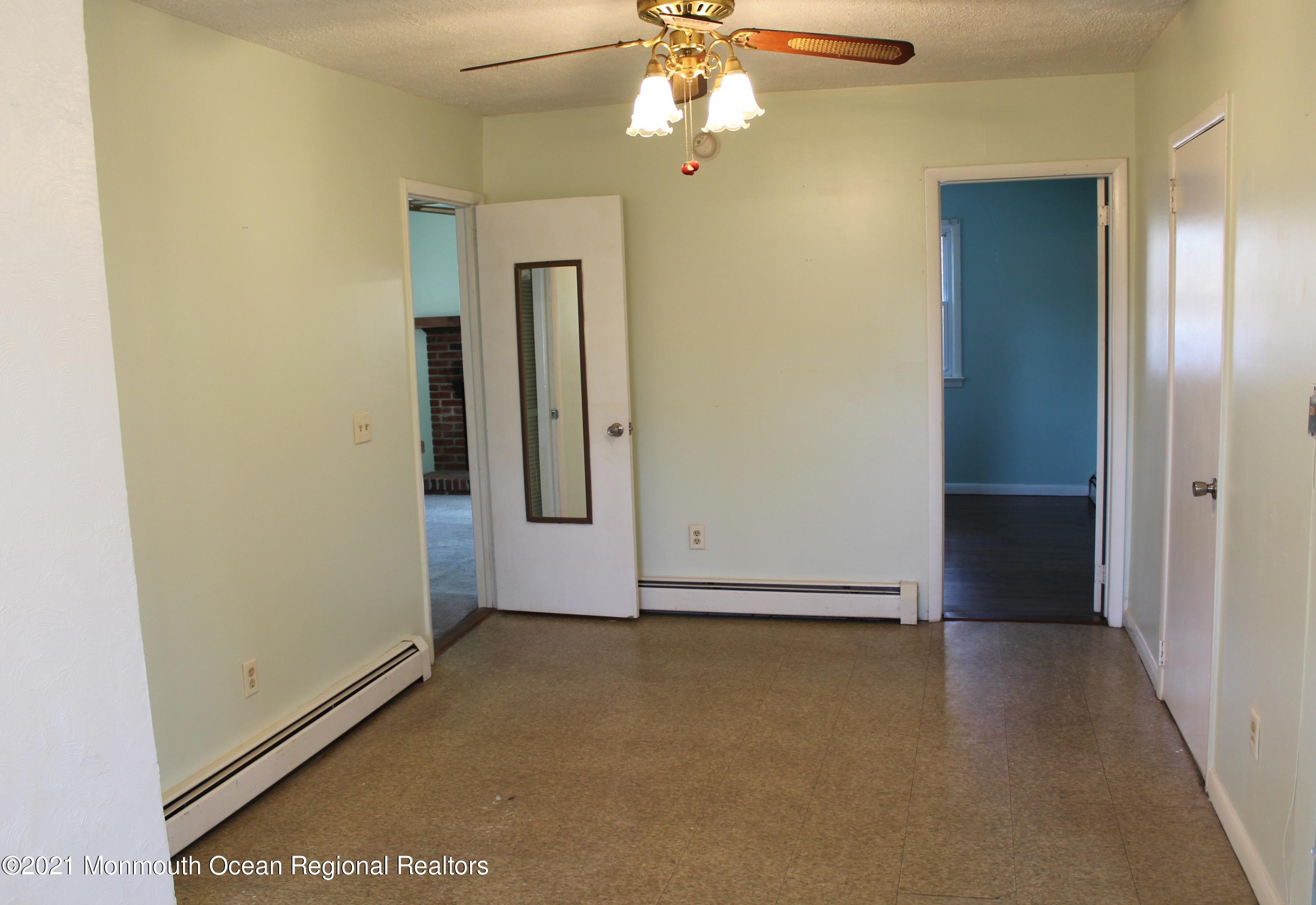 213 Maxim Road Howell, NJ 07731 - Photo 11 of 19 12 - Dining Room