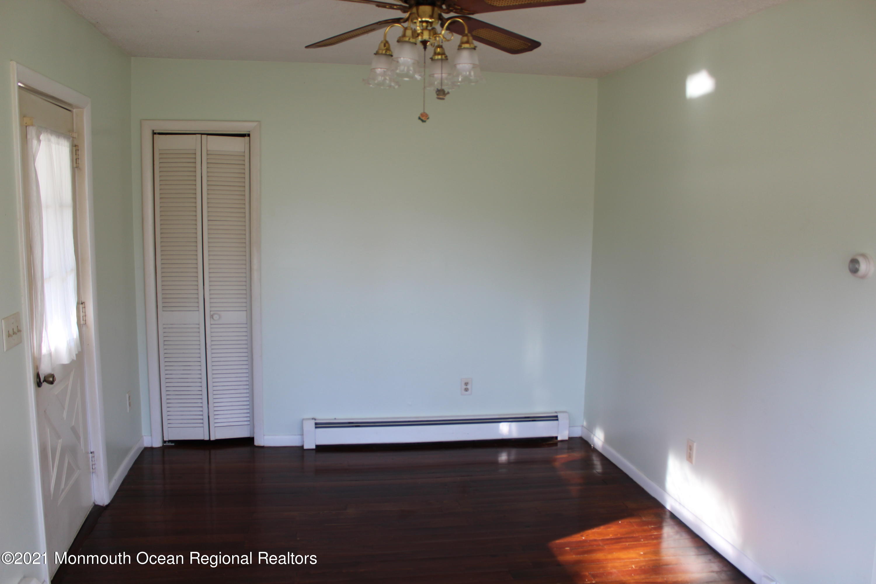213 Maxim Road Howell, NJ 07731 - Photo 4 of 19 04 - Living Room