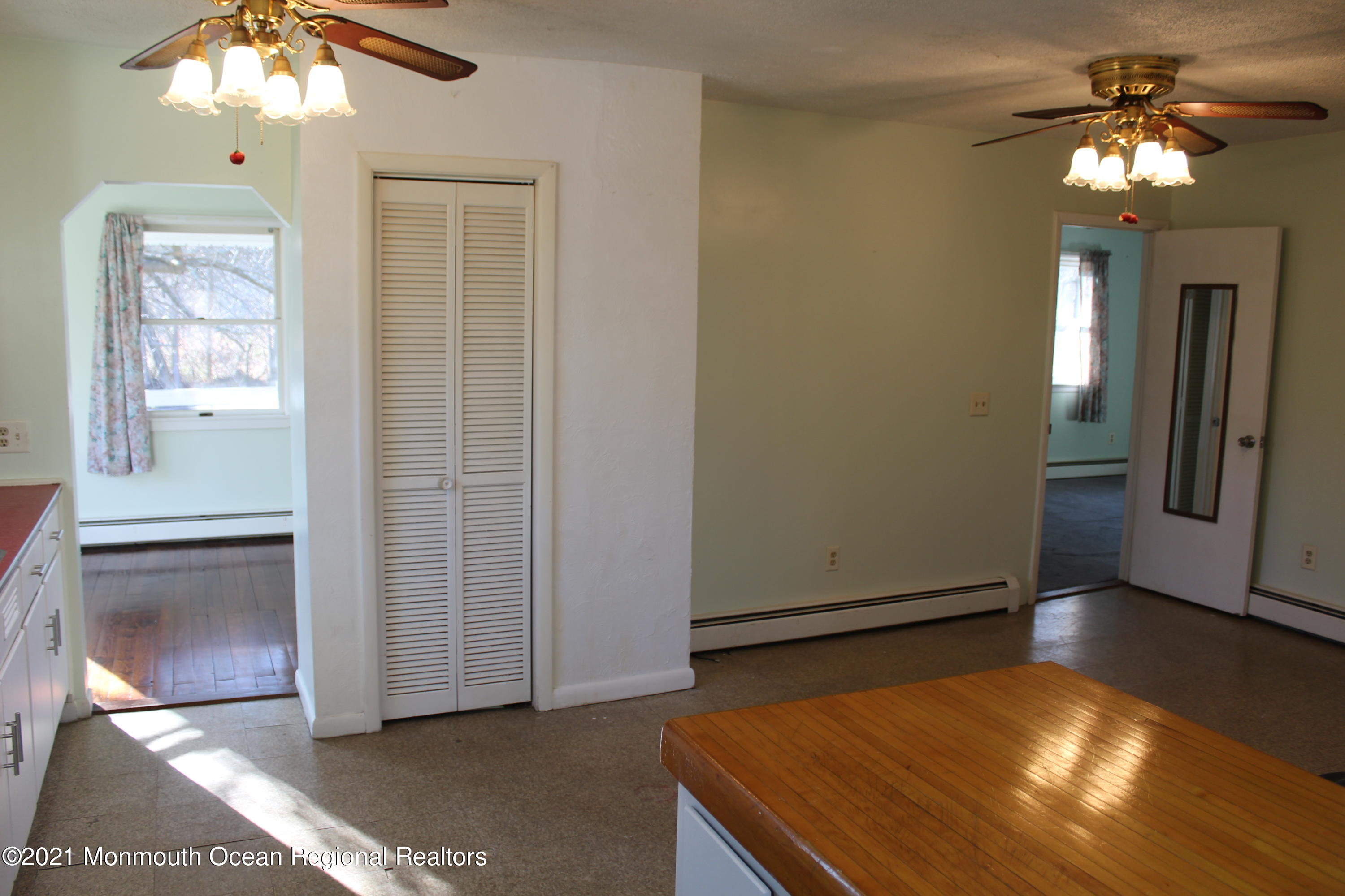 213 Maxim Road Howell, NJ 07731 - Photo 9 of 19 09 - Kitchen