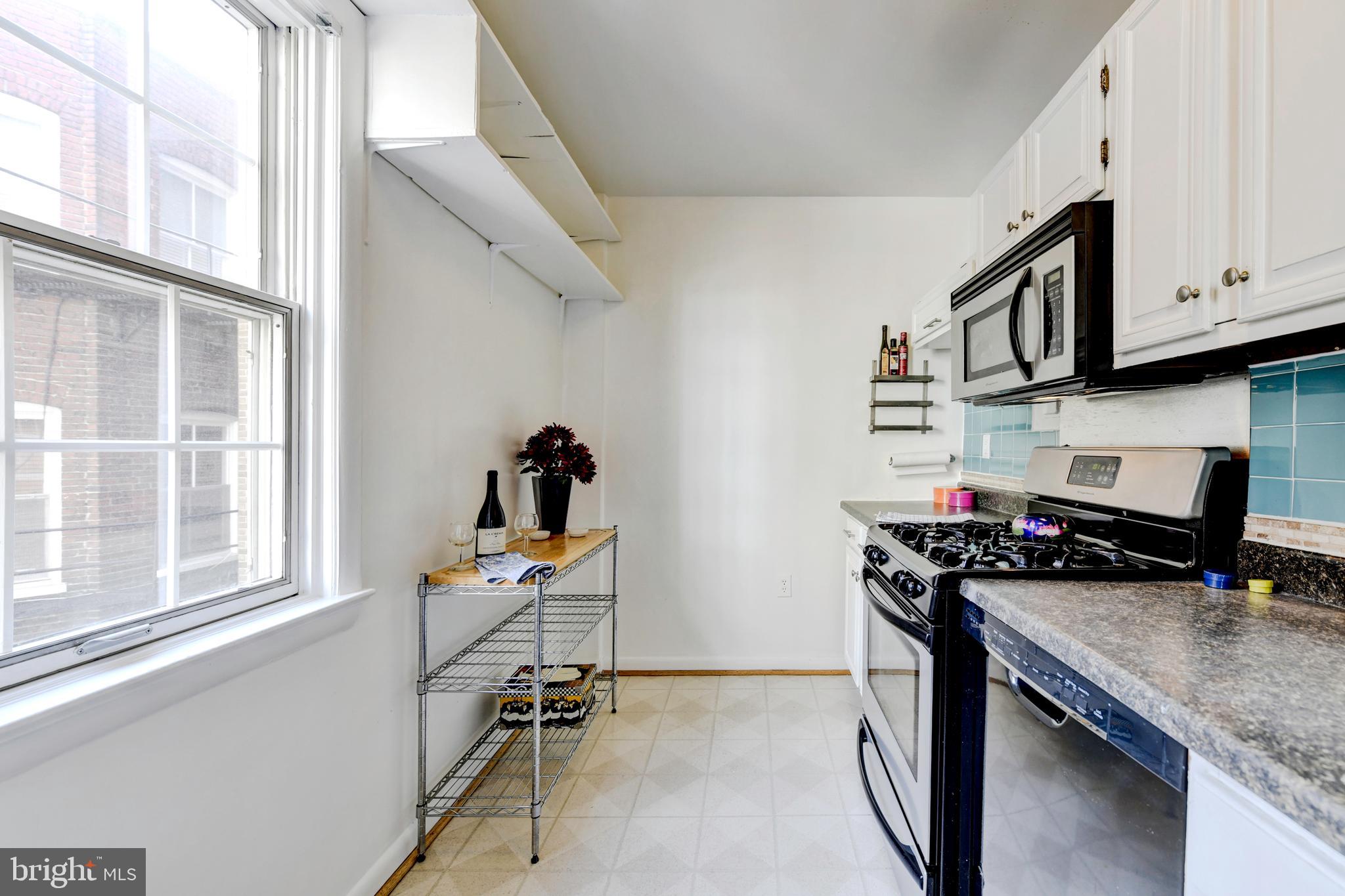 1880 Columbia Road Northwest, Unit 303 Washington, DC 20009 - Photo 11 of 24 KITCHEN