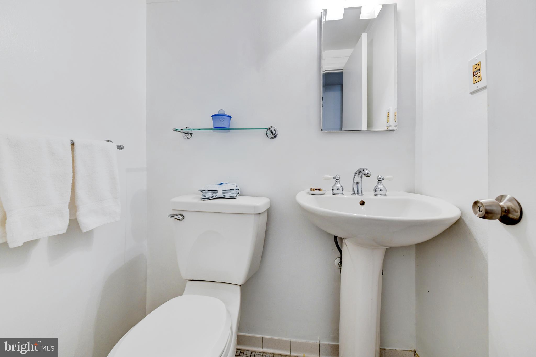 1880 Columbia Road Northwest, Unit 303 Washington, DC 20009 - Photo 17 of 24 HALF BATH