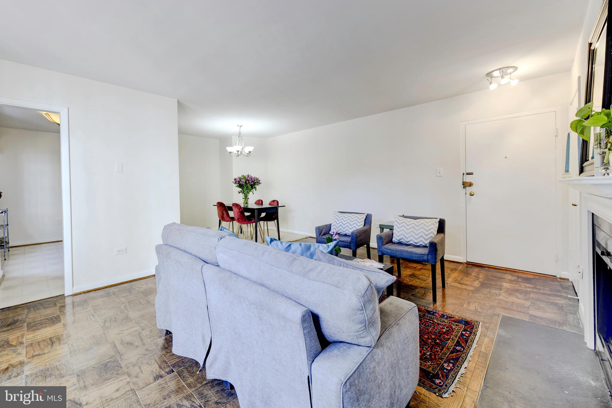1880 Columbia Road Northwest, Unit 303 Washington, DC 20009 - Photo 7 of 24 LIVING ROOM