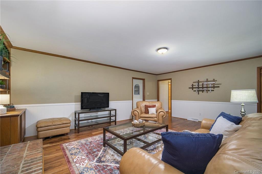 4212 Middle Stream Road Charlotte, NC 28213 - Photo 6 of 42 Gallery Image 6