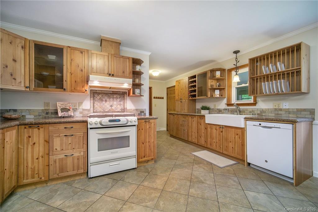 4212 Middle Stream Road Charlotte, NC 28213 - Photo 8 of 42 Gallery Image 8