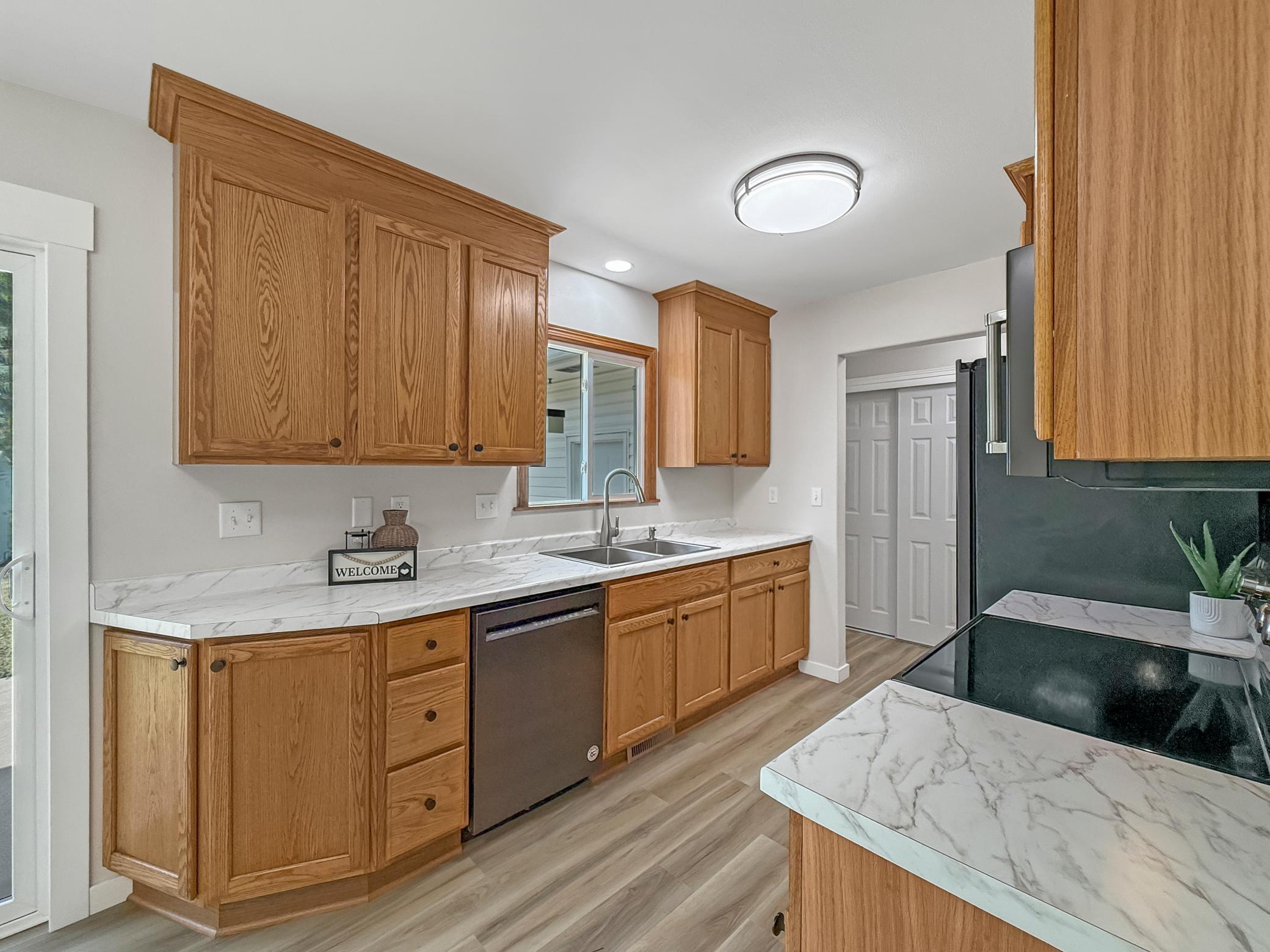 2403 18th Street South Moorhead, MN 56560 - Photo 10 of 33