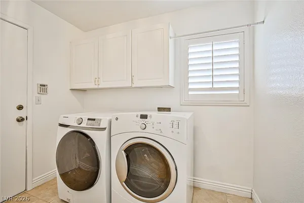 $2,290 | 5864 Rainbow Trout Court, Las Vegas, NV 89113