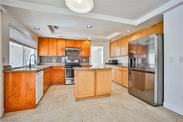 $2,290 | 5864 Rainbow Trout Court, Las Vegas, NV 89113