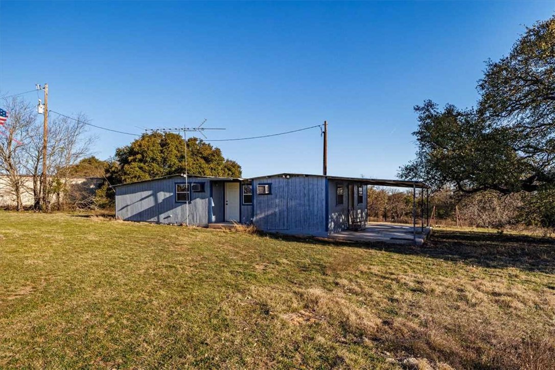 2998 Straws Mill Road Gatesville, TX 76528 - Photo 50 of 77 a view of a backyard of the house