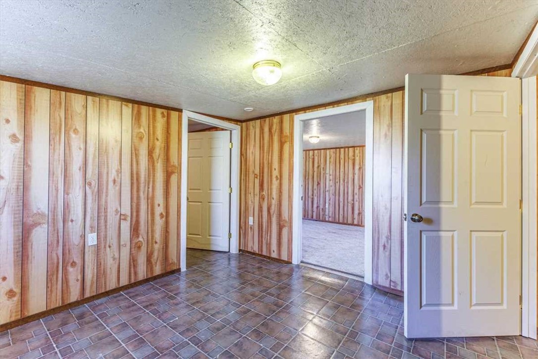 2998 Straws Mill Road Gatesville, TX 76528 - Photo 57 of 77 an entryway with closet and livingroom view
