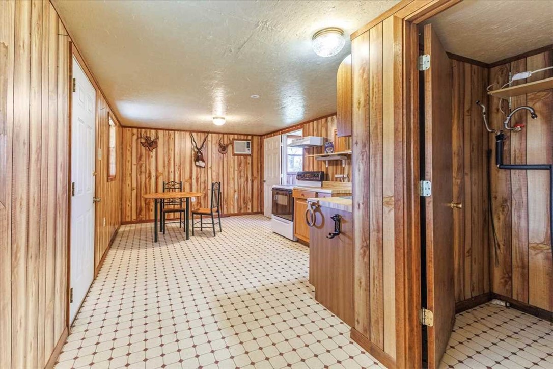 2998 Straws Mill Road Gatesville, TX 76528 - Photo 61 of 77 a view of a hallway with a furniture and entryway