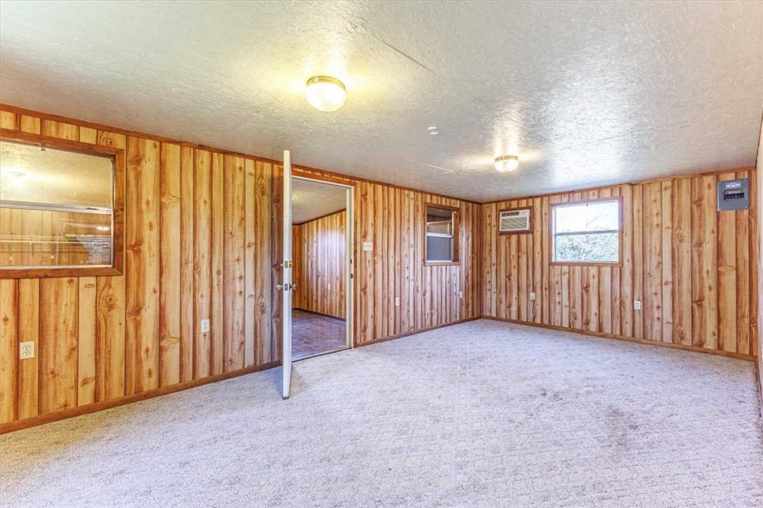 2998 Straws Mill Road Gatesville, TX 76528 - Photo 66 of 77 an empty room with windows