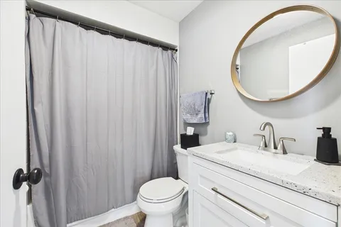 $595,000 | 3425 Harris Drive, Northbrook, IL 60062