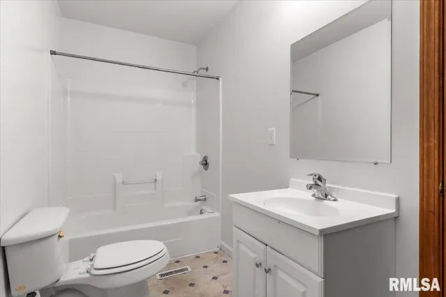 $120,000 | 521 Lincoln Street, Divernon, IL 62530