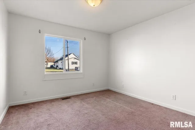 $120,000 | 521 Lincoln Street, Divernon, IL 62530