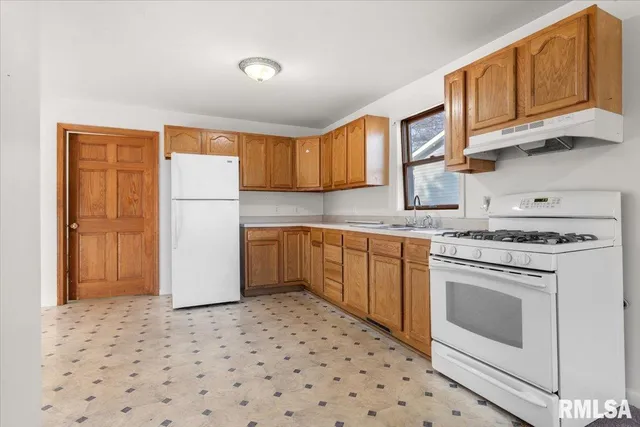 $120,000 | 521 Lincoln Street, Divernon, IL 62530