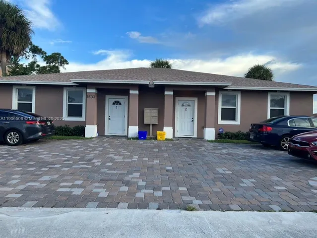 $1,500 | 1533 West 26th Court, Unit 1B, Riviera Beach, FL 33404
