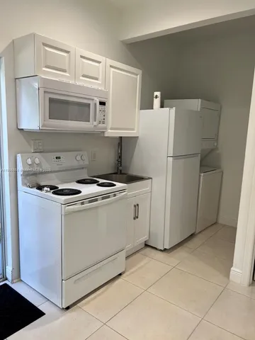 $1,500 | 1533 West 26th Court, Unit 1B, Riviera Beach, FL 33404