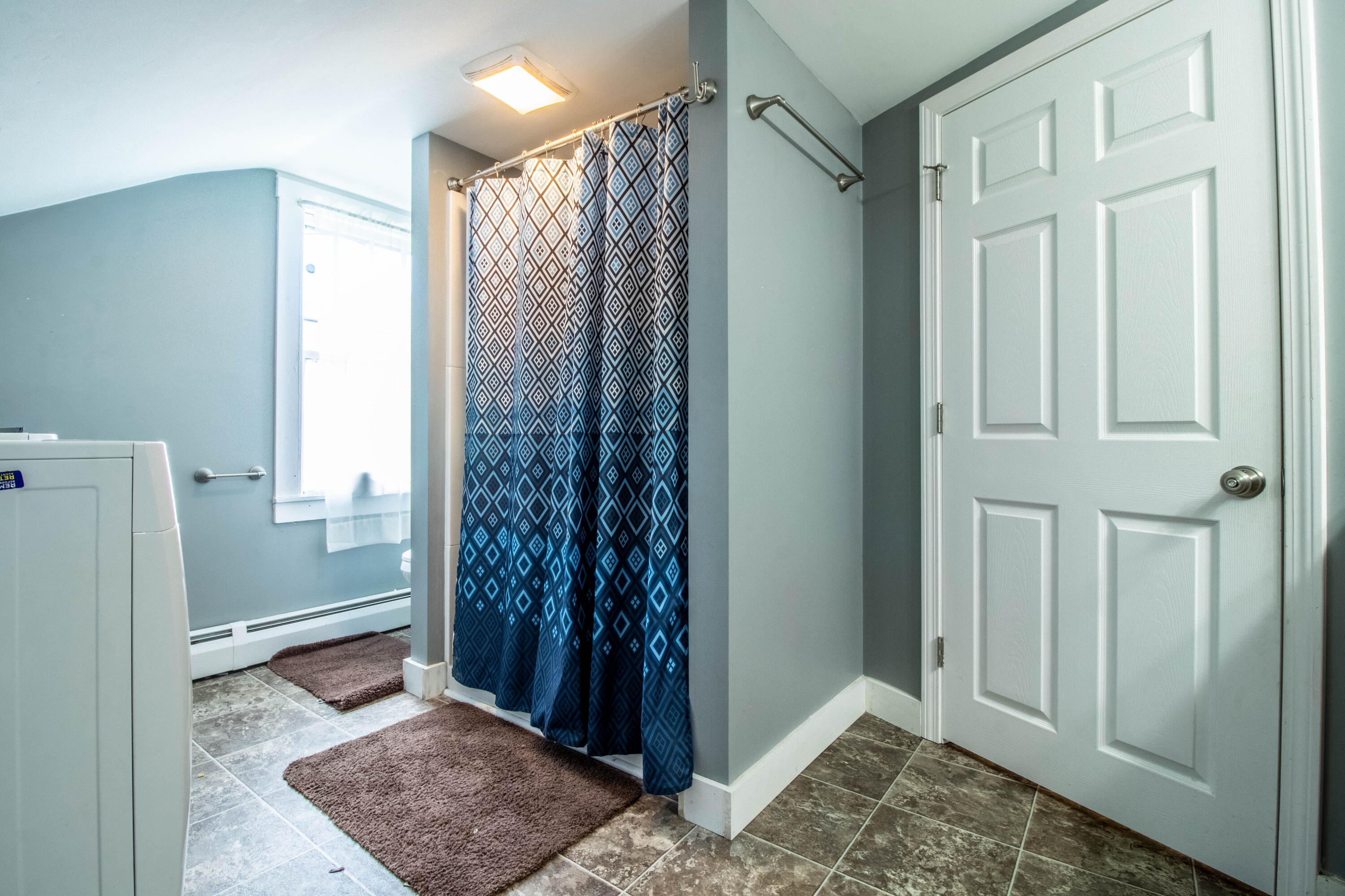 570 Old Post Road Arundel, ME 04046 - Photo 15 of 40 2nd floor bath