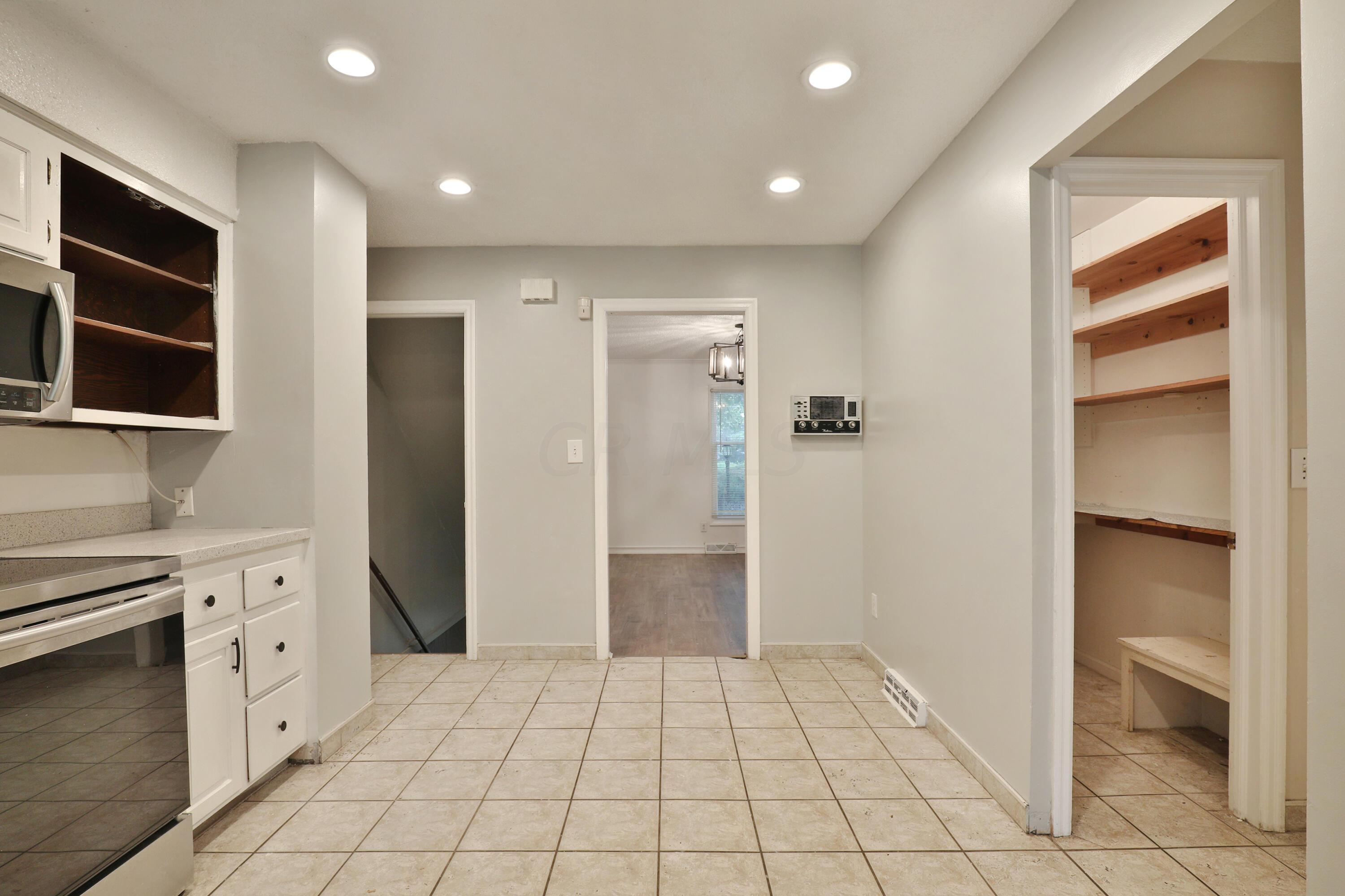 5951 Effingham Road Columbus, OH 43213 - Photo 15 of 47 Gallery Image 15
