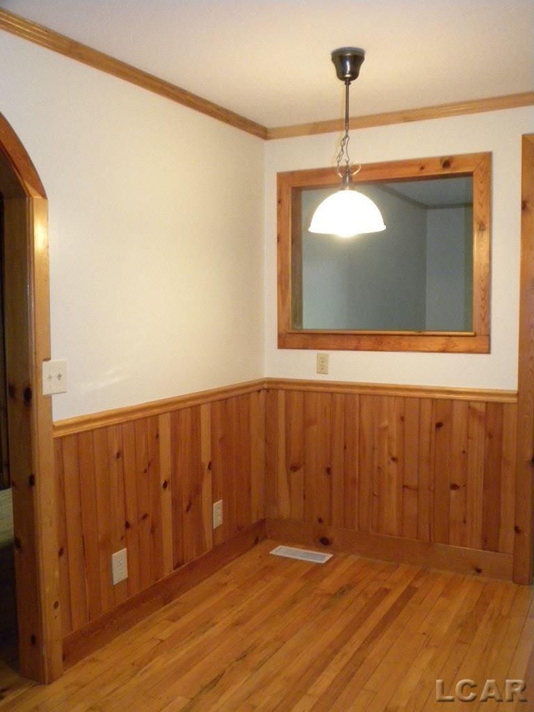 2754 East Carleton Road Adrian, MI 49221 - Photo 5 of 29 31354323-4.JPG