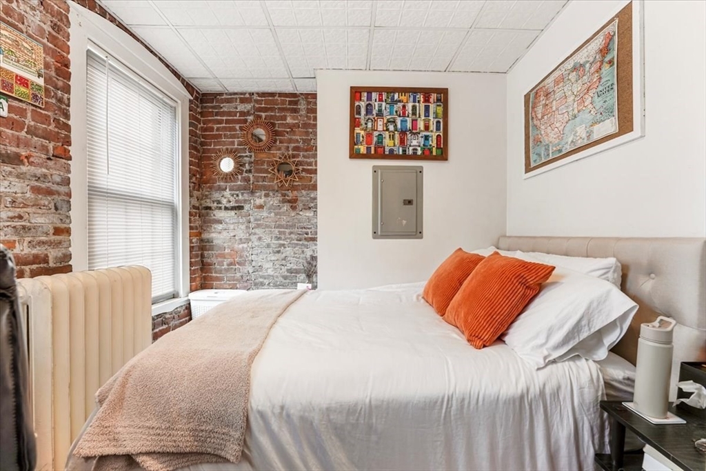 19 Harris Street, Unit 1 Boston, MA 02113 - Photo 14 of 17