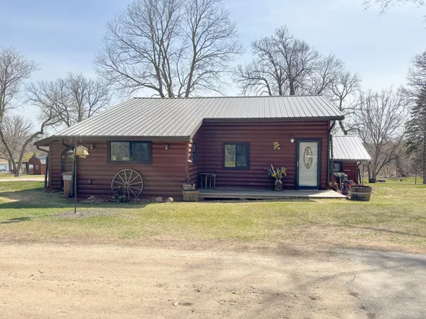 $749,900 | 27111 Timber Hills Lane, Battle Lake, MN 56515