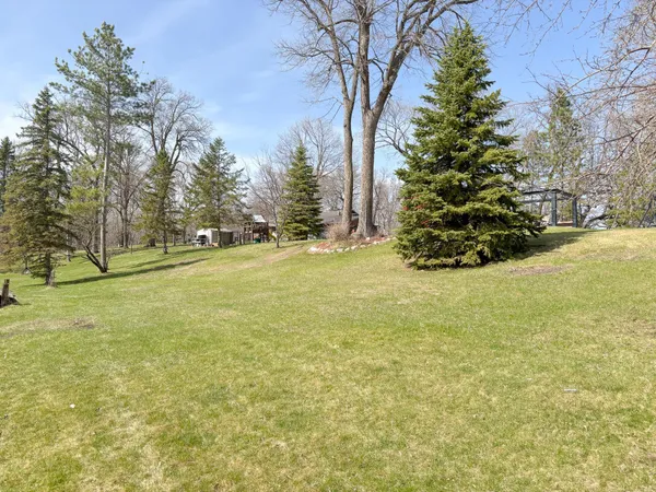 $749,900 | 27111 Timber Hills Lane, Battle Lake, MN 56515