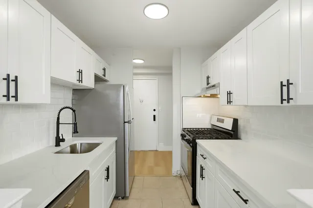 $279,000 | 1225 John F. Kennedy Boulevard, Unit 9D, Bayonne, NJ 07002