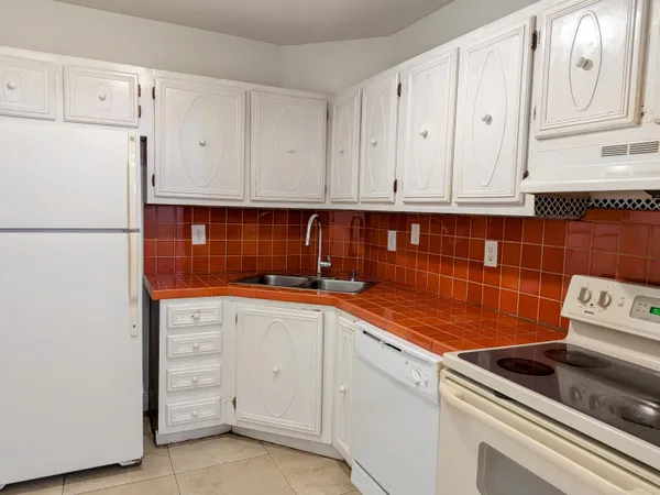 $1,800 | 3119 Oakland Shores Drive, Unit C110, Oakland Park, FL 33309
