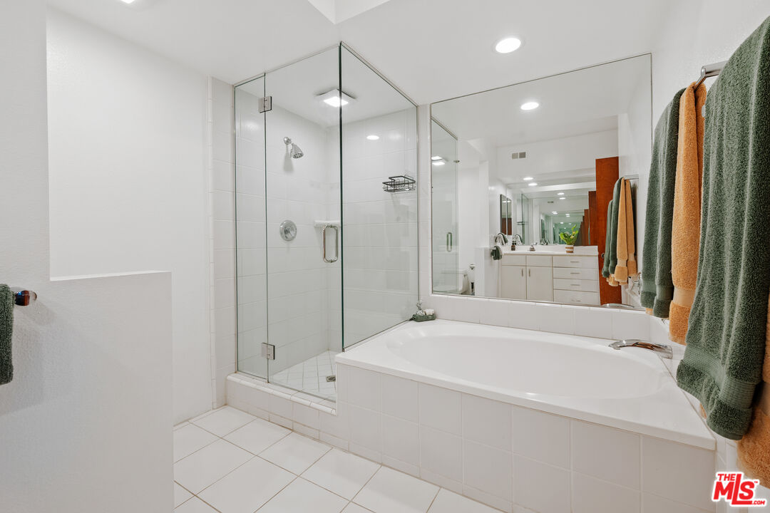 2960 Neilson Way, Unit 103 Santa Monica, CA 90405 - Photo 18 of 35