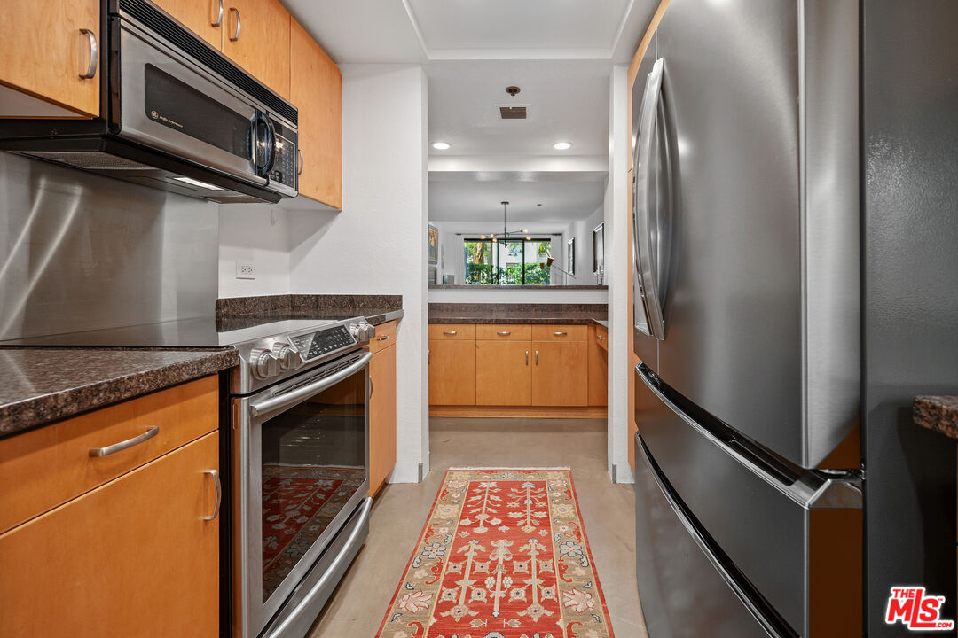 2960 Neilson Way, Unit 103 Santa Monica, CA 90405 - Photo 5 of 35